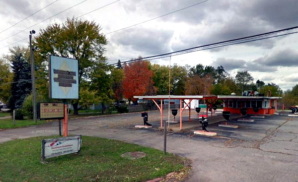 A&W Restaurant - White Pigeon - 706 W Chicago Rd 1